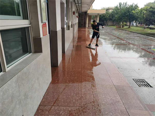 常州市戚墅堰东方小学地面防滑